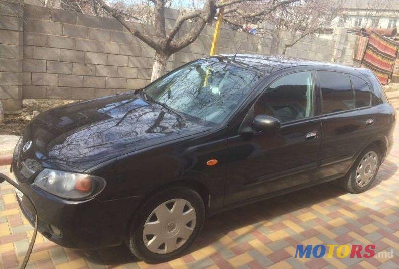 2005' Nissan Almera photo #2