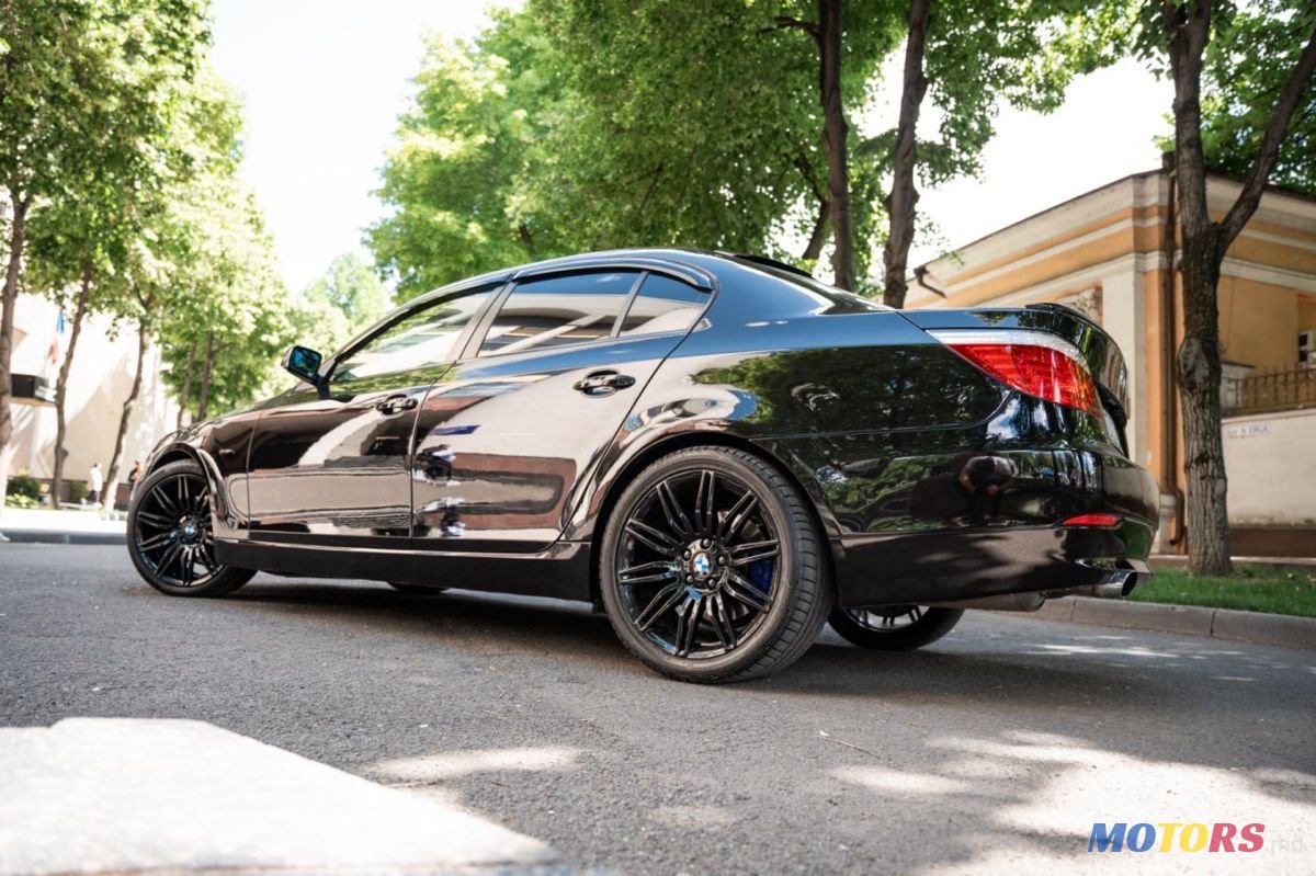 2009' BMW 5 Series photo #5