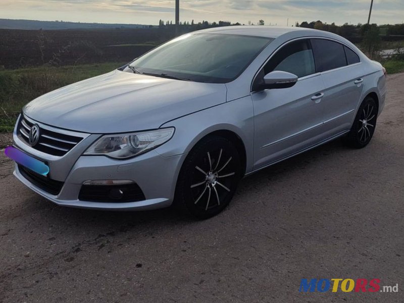 2009' Volkswagen Passat photo #3