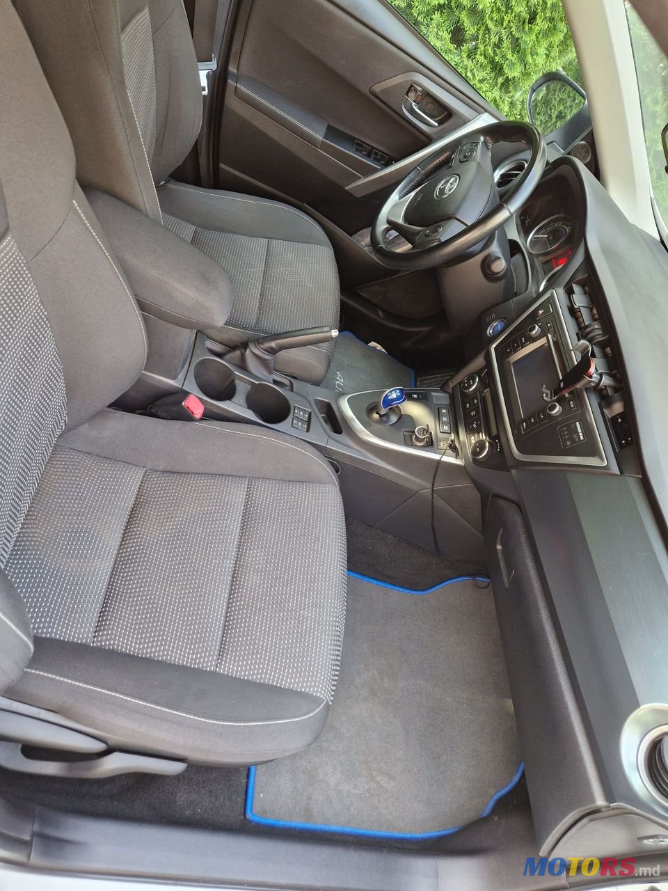 2015' Toyota Auris photo #3