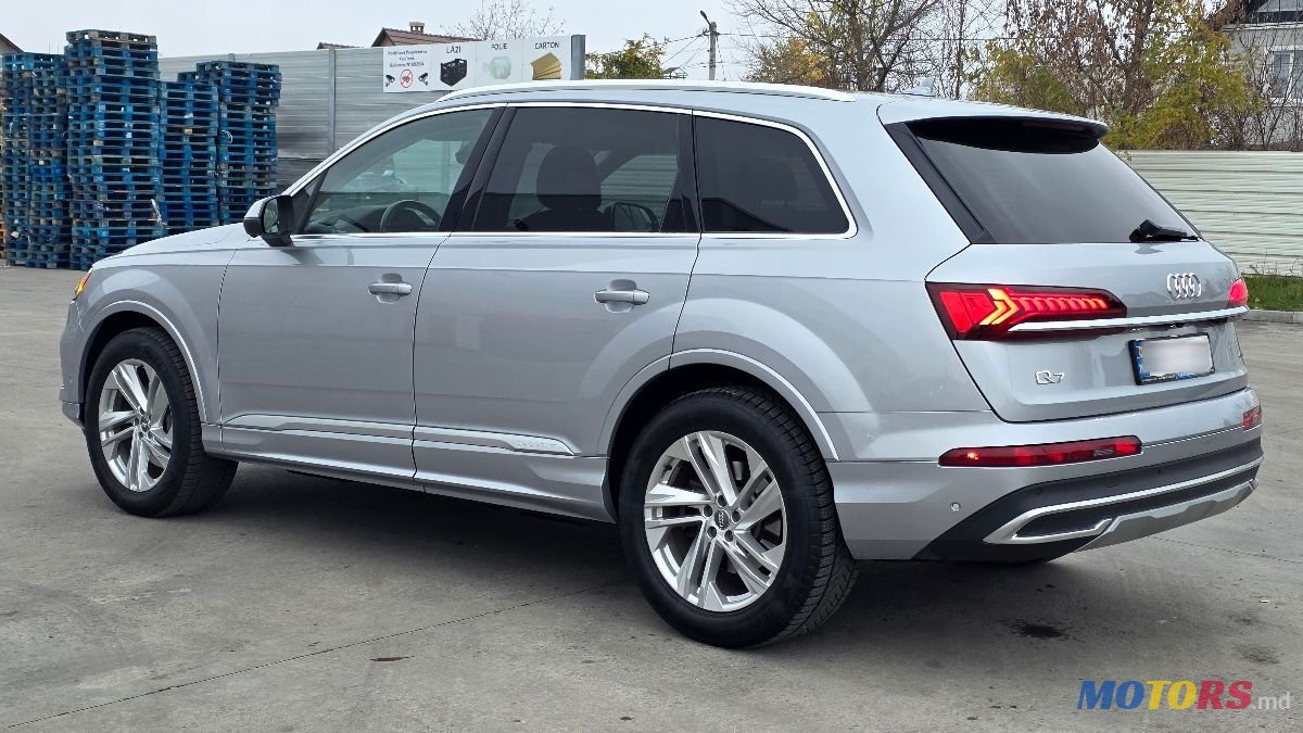 2021' Audi Q7 photo #2