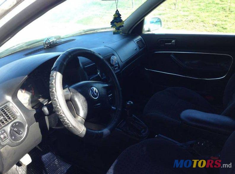 1999' Volkswagen Golf photo #2