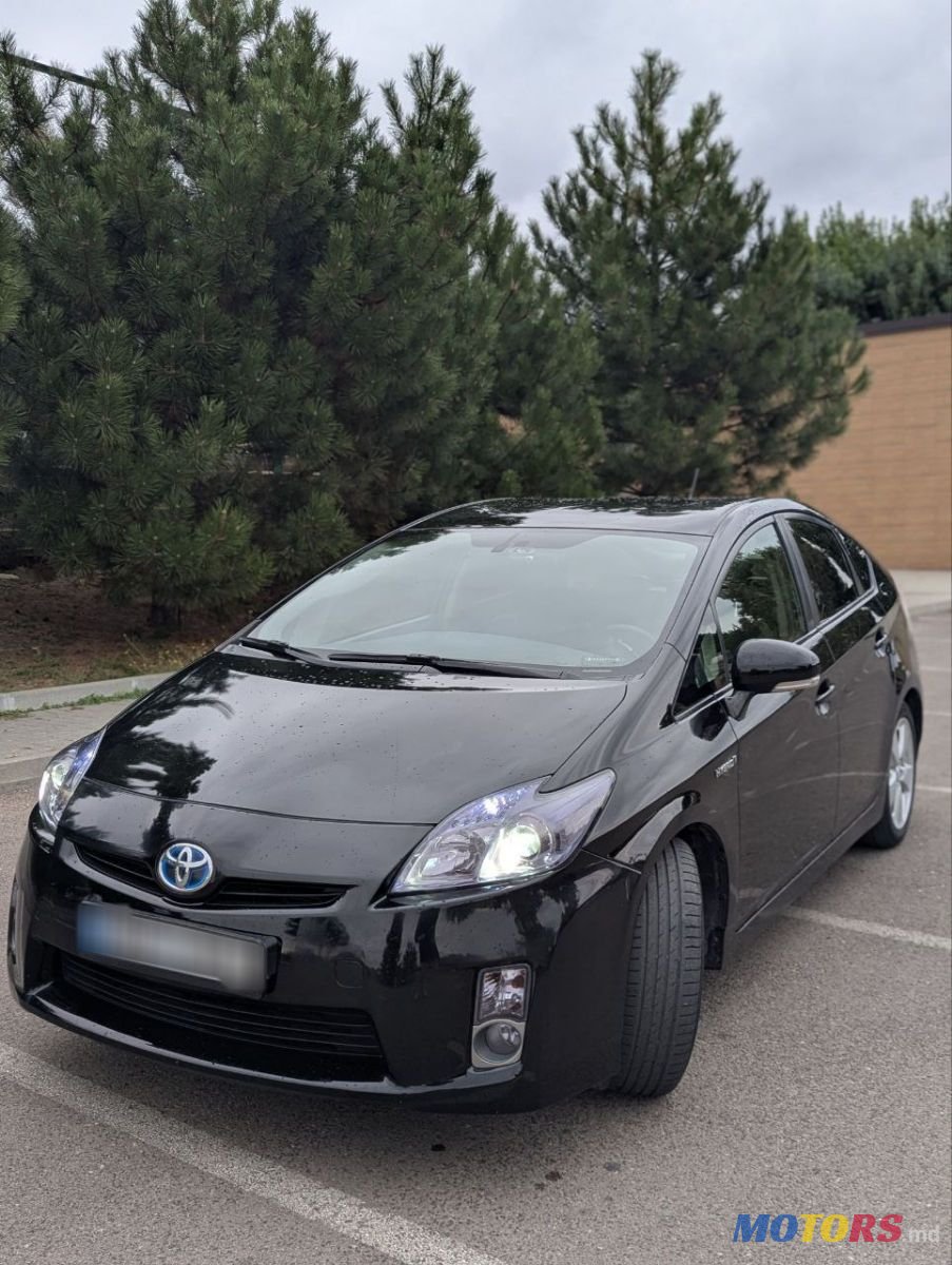2011' Toyota Prius photo #3