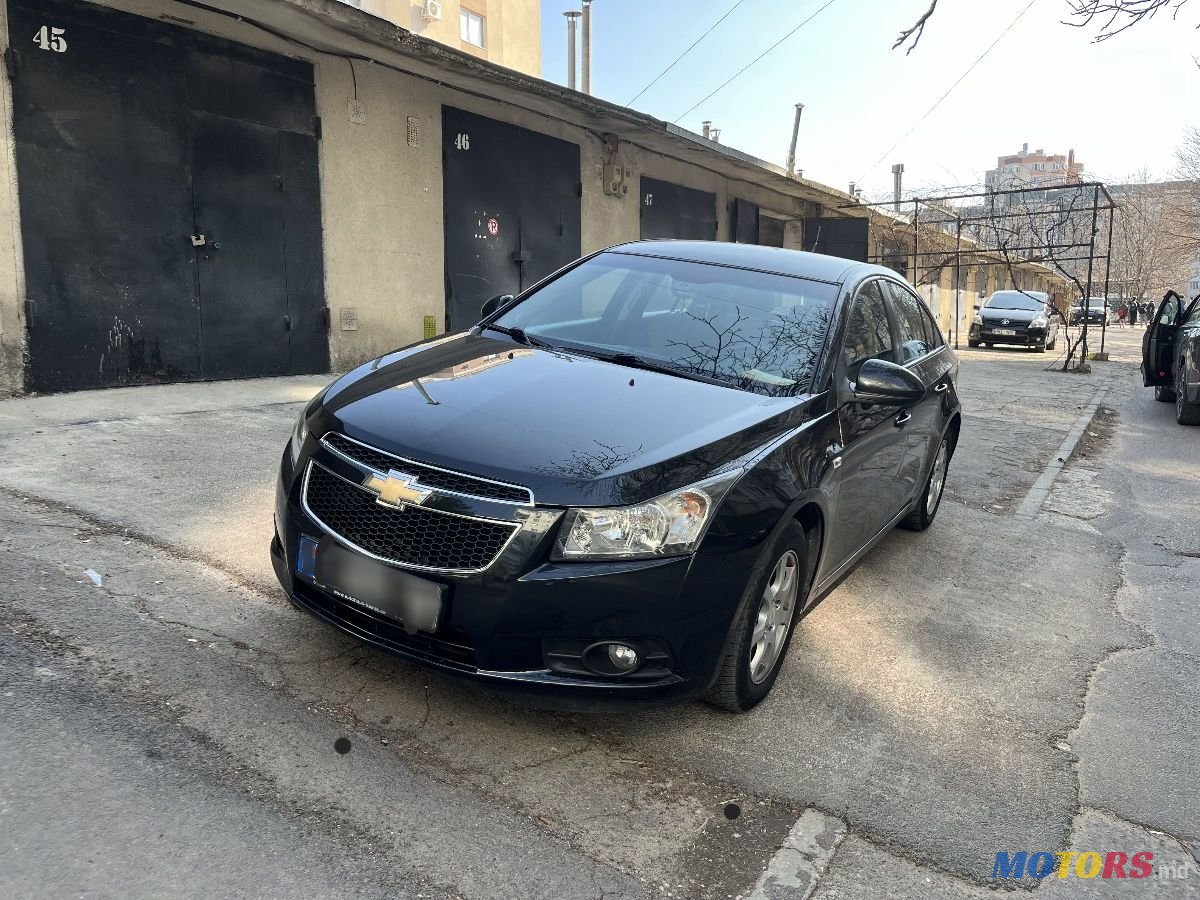 2010' Chevrolet Cruze photo #2