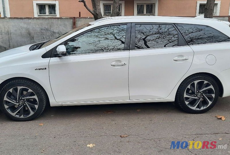 2016' Toyota Auris photo #5