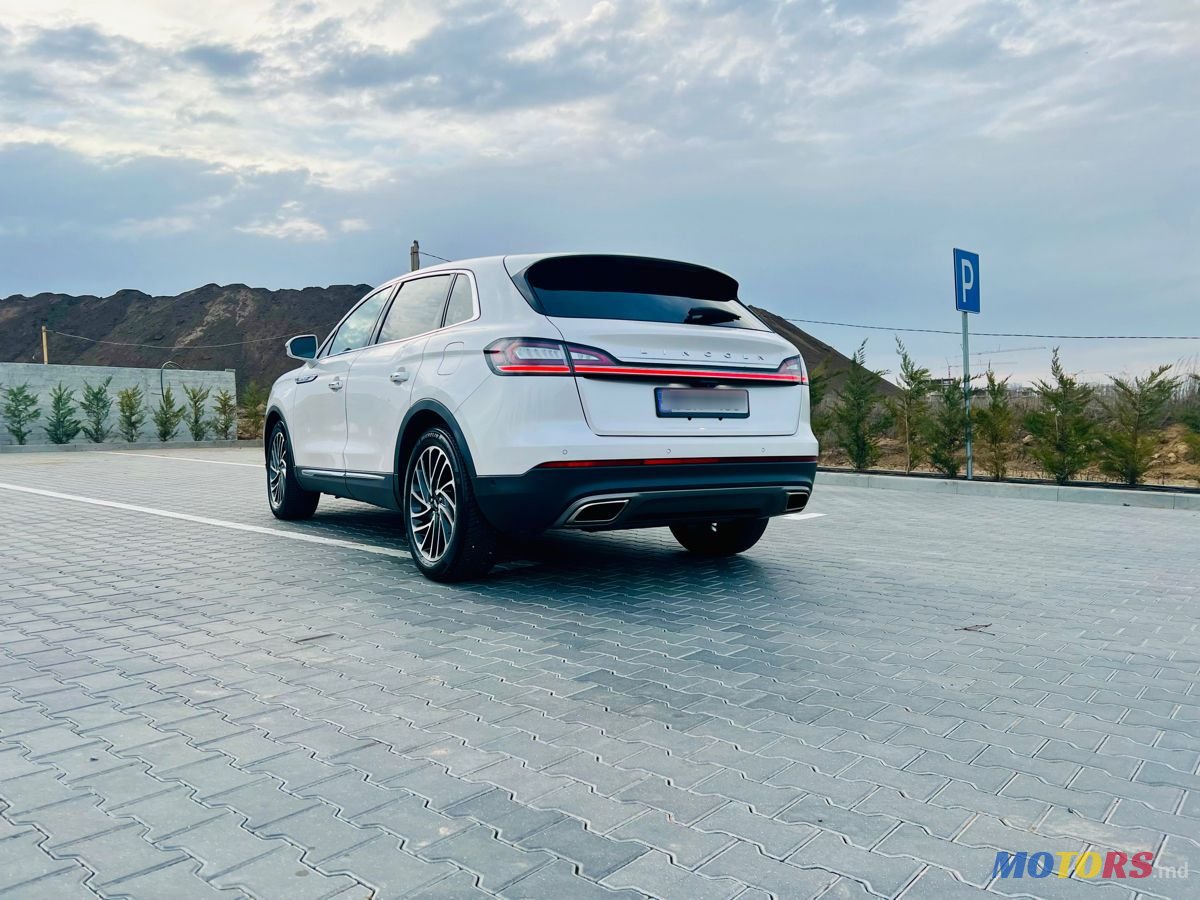 2019' Lincoln Nautilus photo #3