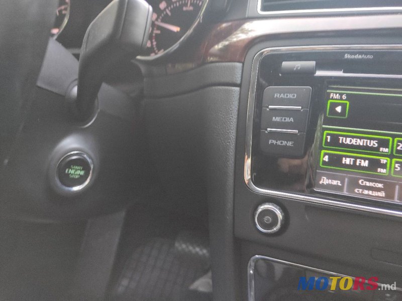 2011' Skoda Superb photo #6