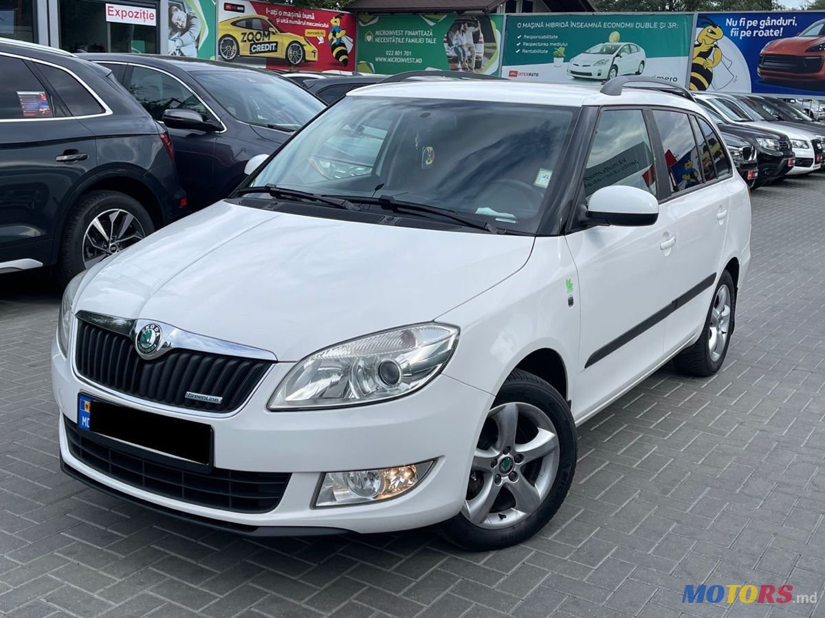 2012' Skoda Fabia photo #3