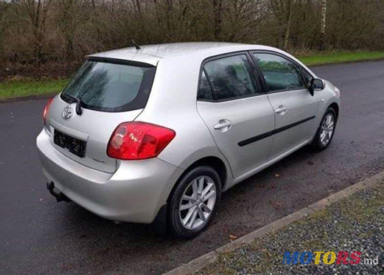 2008' Toyota Auris photo #2