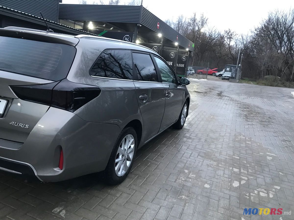 2015' Toyota Auris photo #3