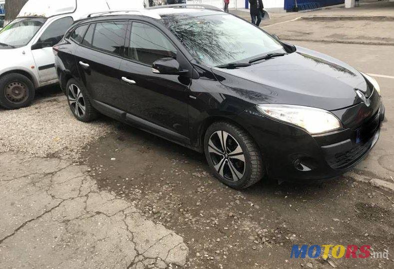 2011' Renault Megane photo #1