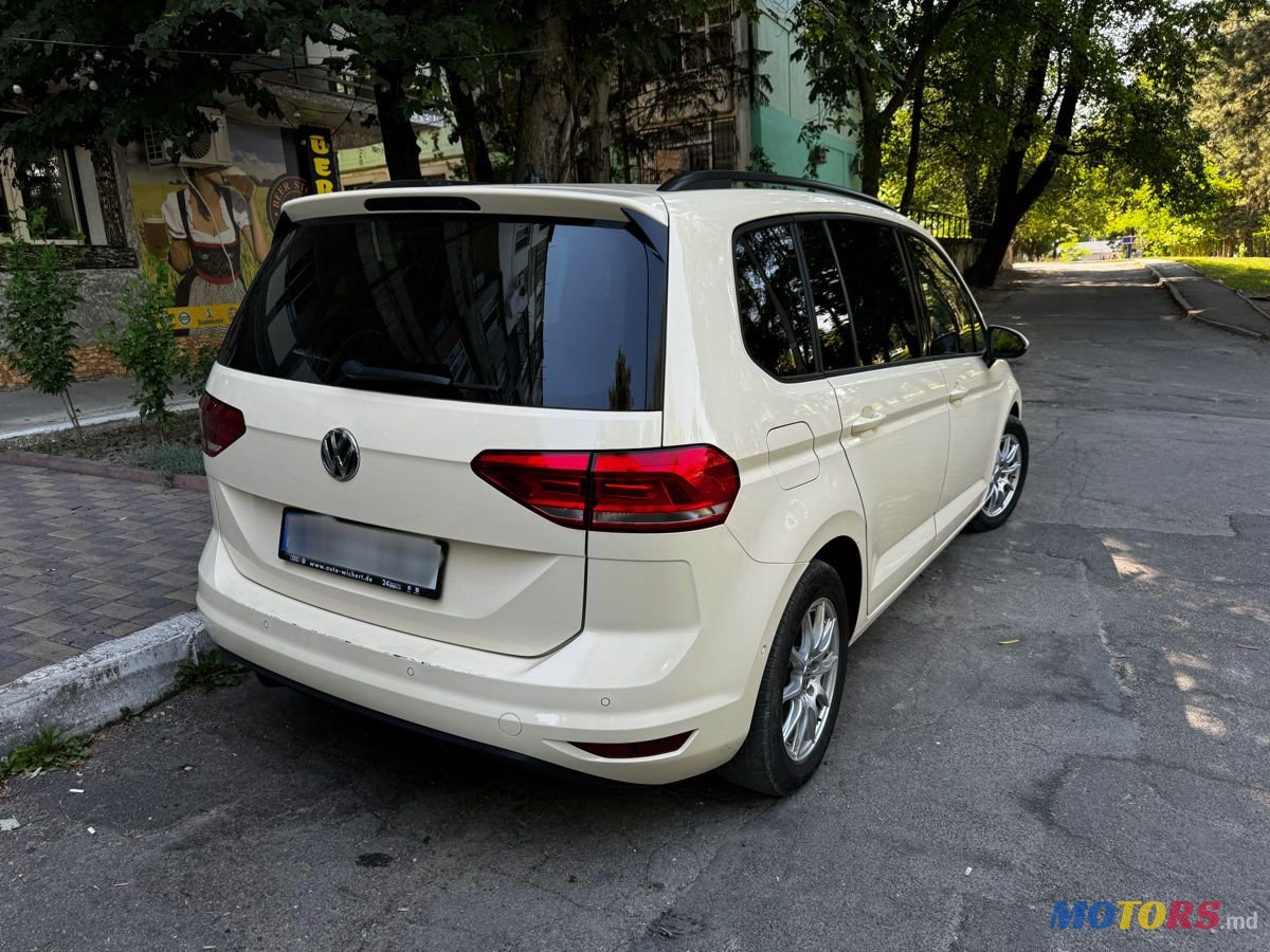 2020' Volkswagen Touran photo #4