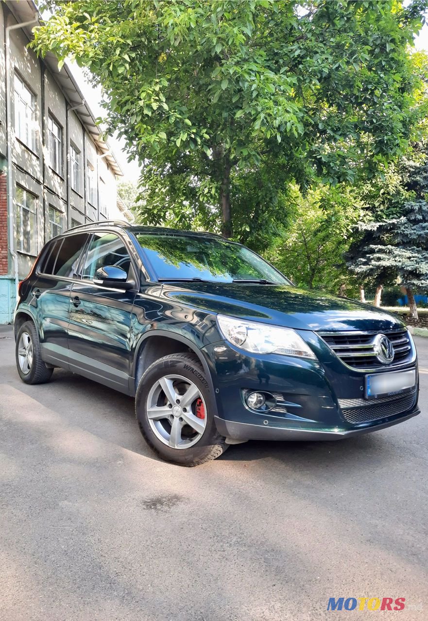 2010' Volkswagen Tiguan photo #1