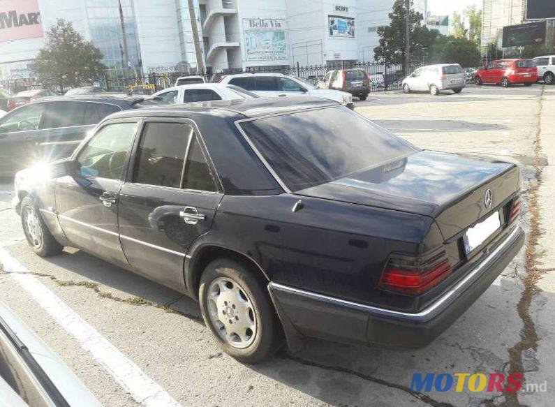 1992' Mercedes-Benz 124 photo #2