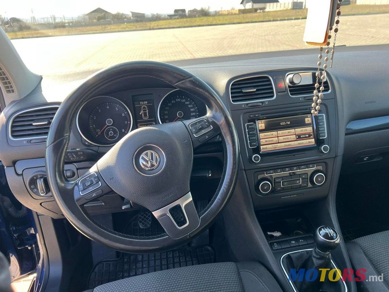 2011' Volkswagen Golf photo #5