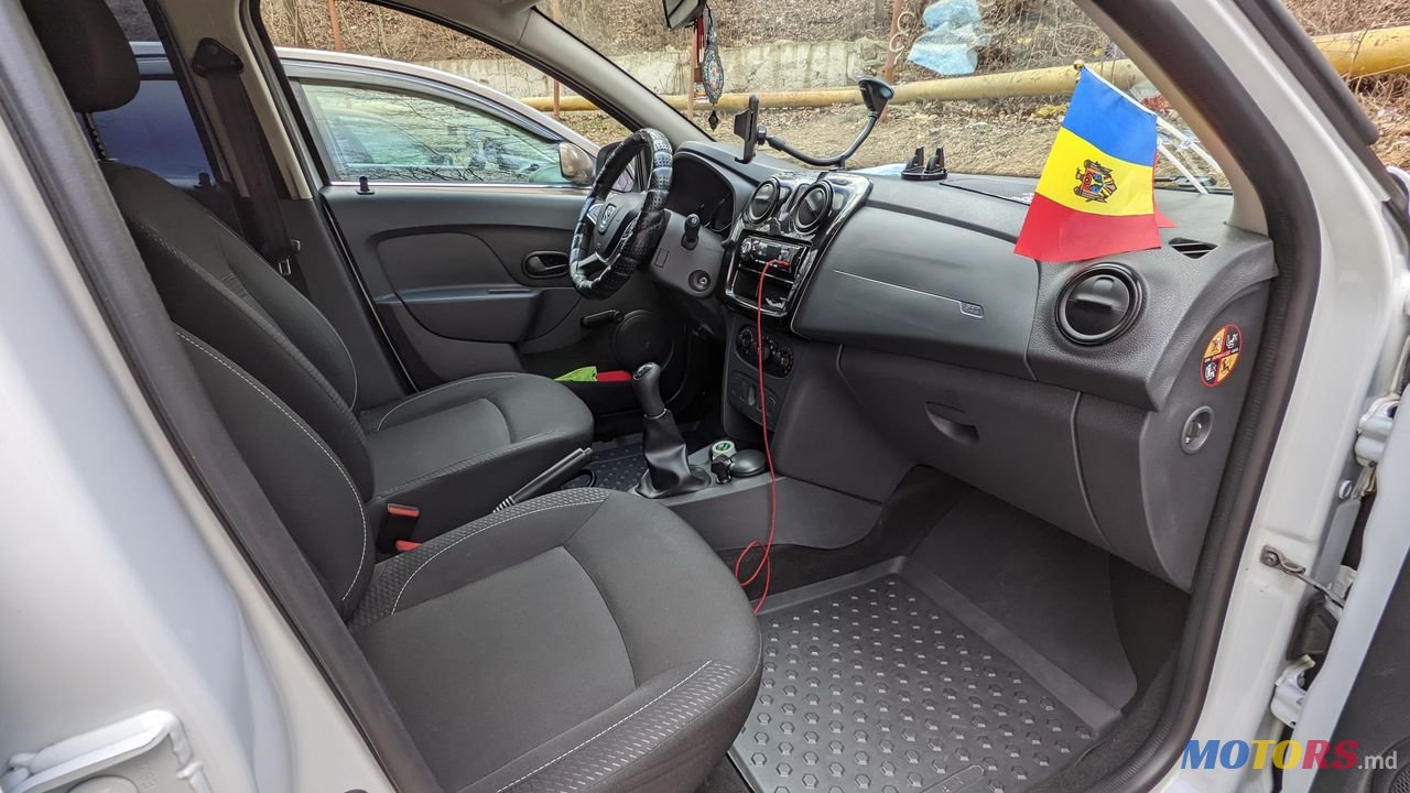 2017' Dacia Sandero photo #6