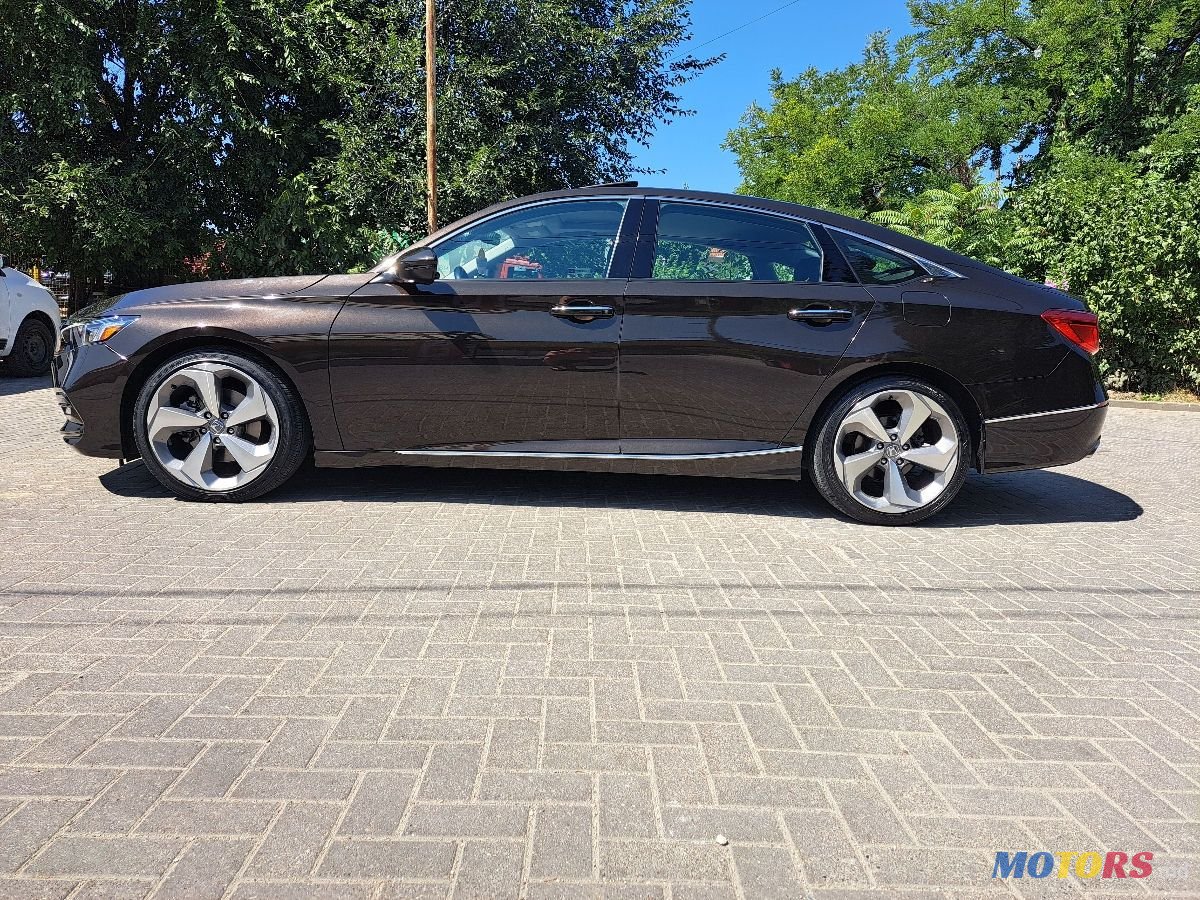 2018' Honda Accord photo #2