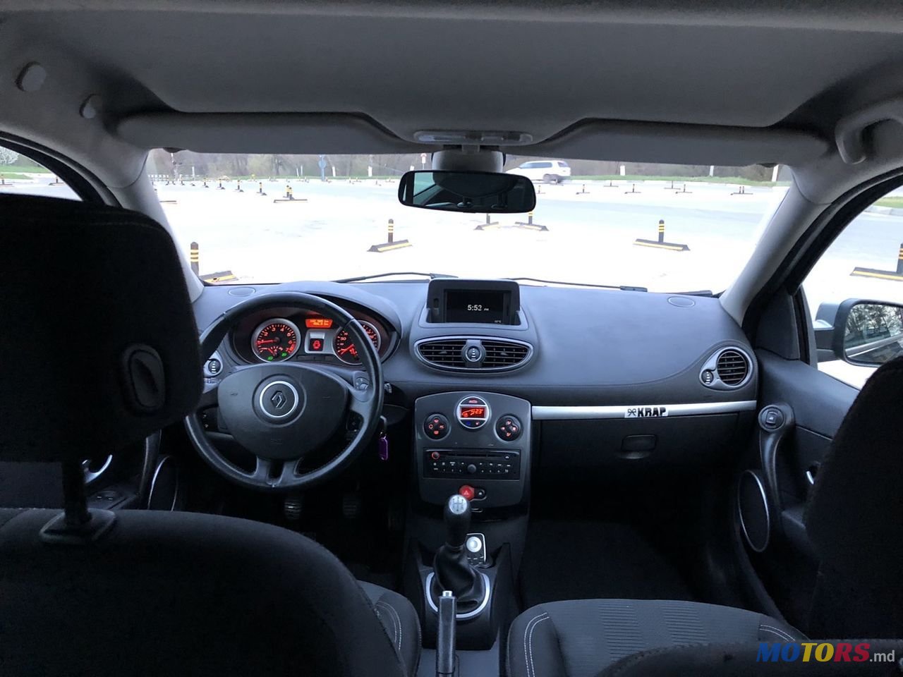 2011' Renault Clio photo #5