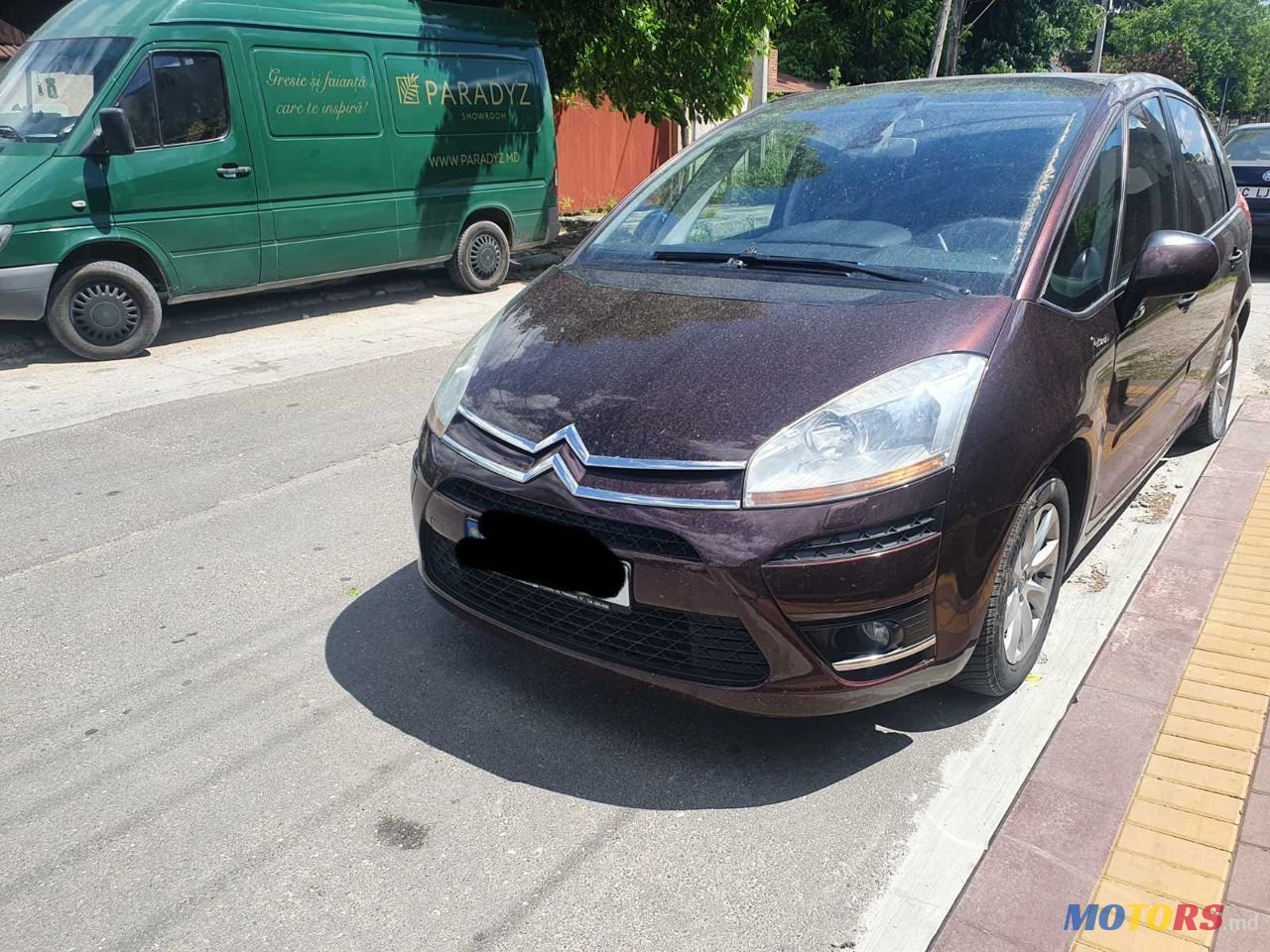 2008' Citroen C4 Picasso photo #2