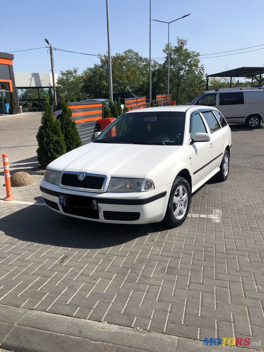2002' Skoda Octavia photo #1