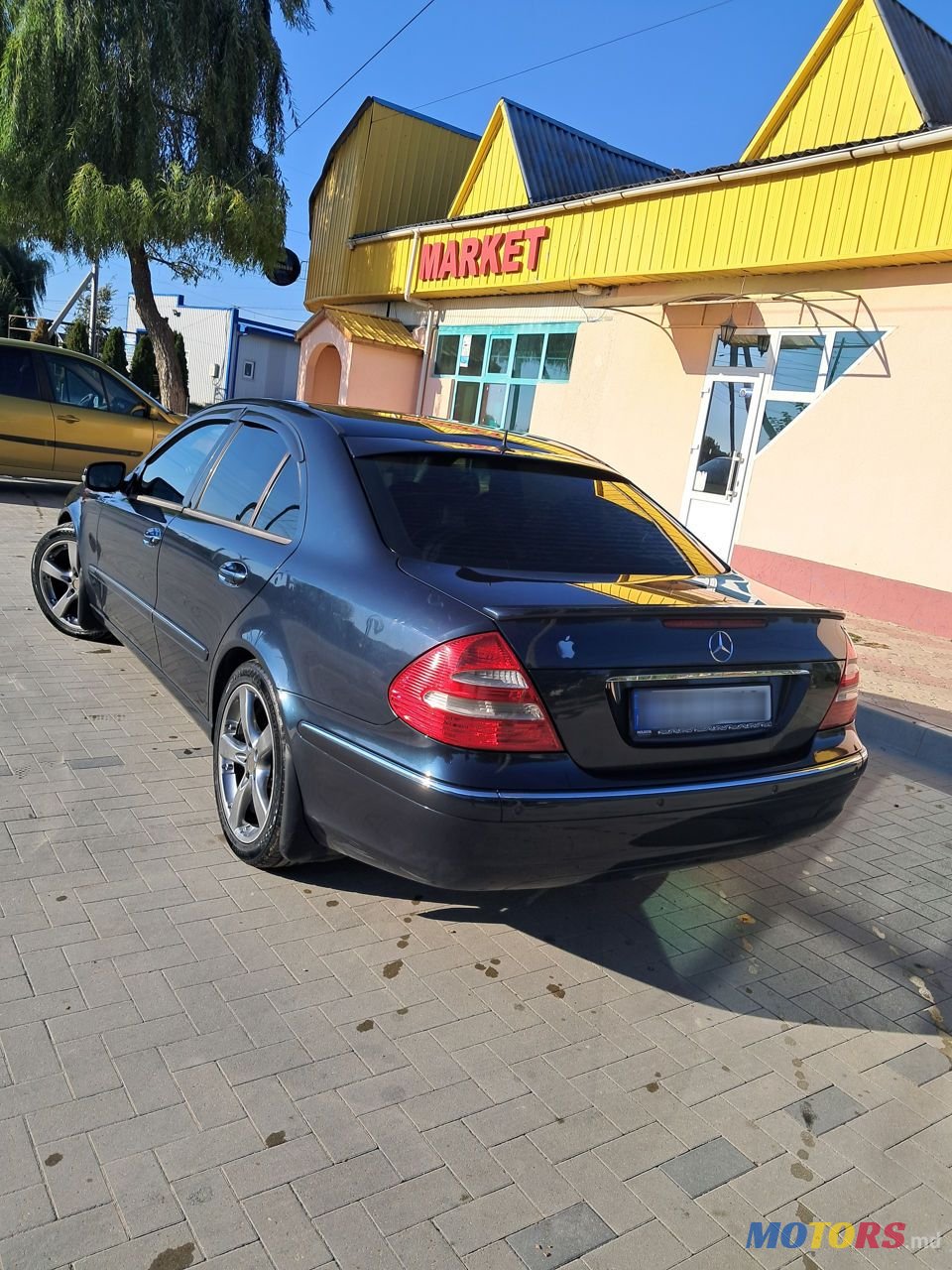 2004' Mercedes-Benz E-Class photo #4