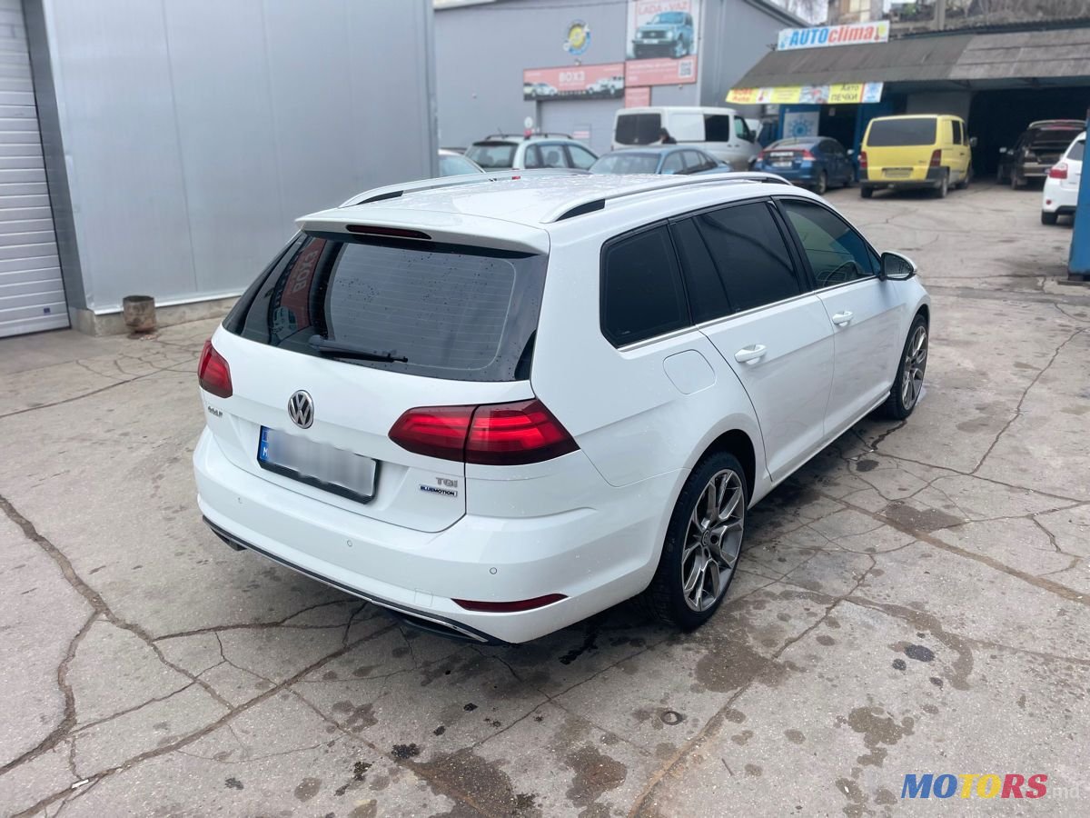 2018' Volkswagen Golf photo #5
