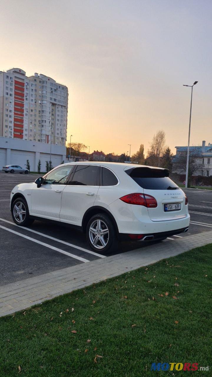 2011' Porsche Cayenne photo #5