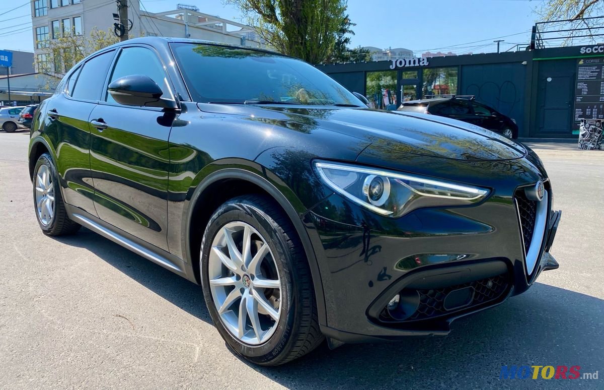 2017' Alfa Romeo Stelvio photo #3