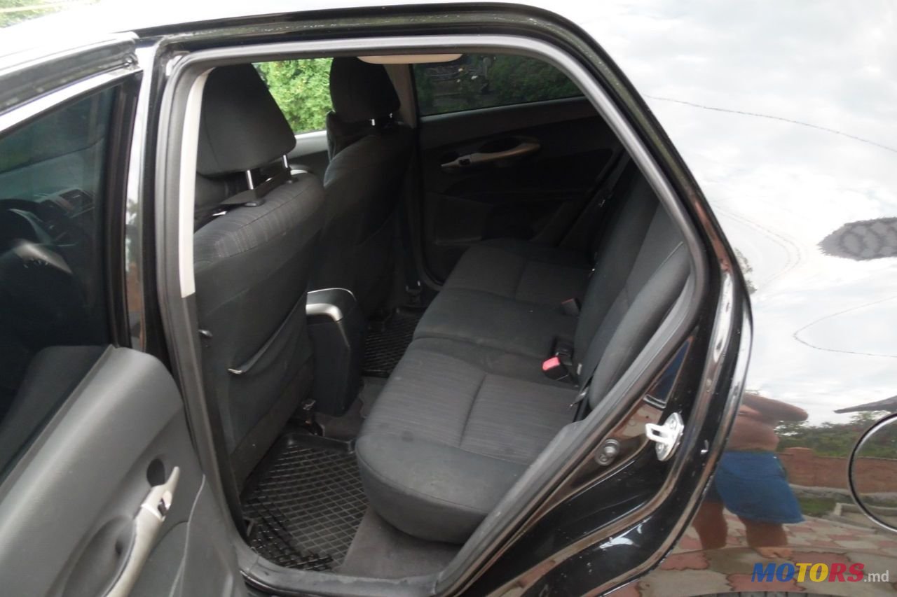 2009' Toyota Auris photo #4