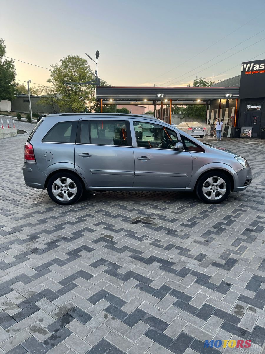2006' Opel Zafira photo #1