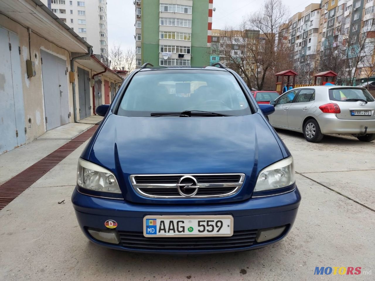 2004' Opel Zafira photo #3