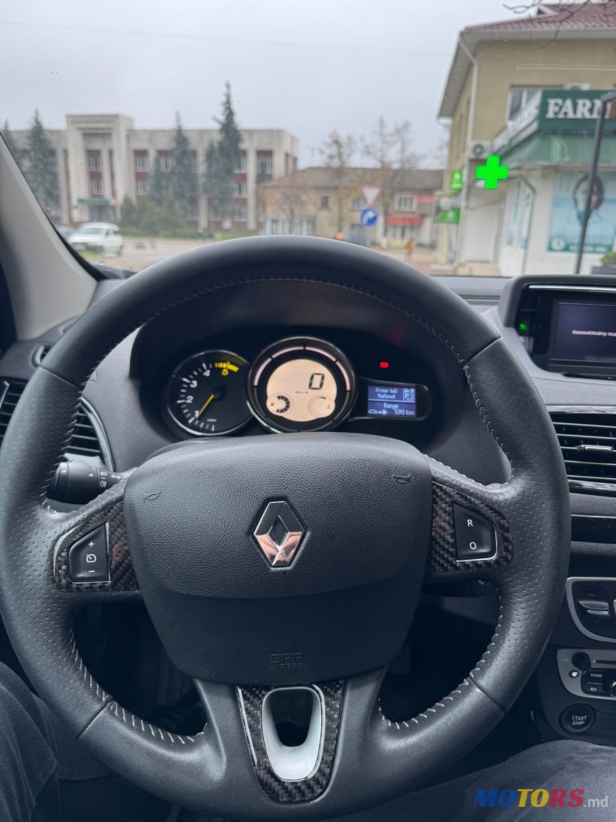 2012' Renault Megane photo #6