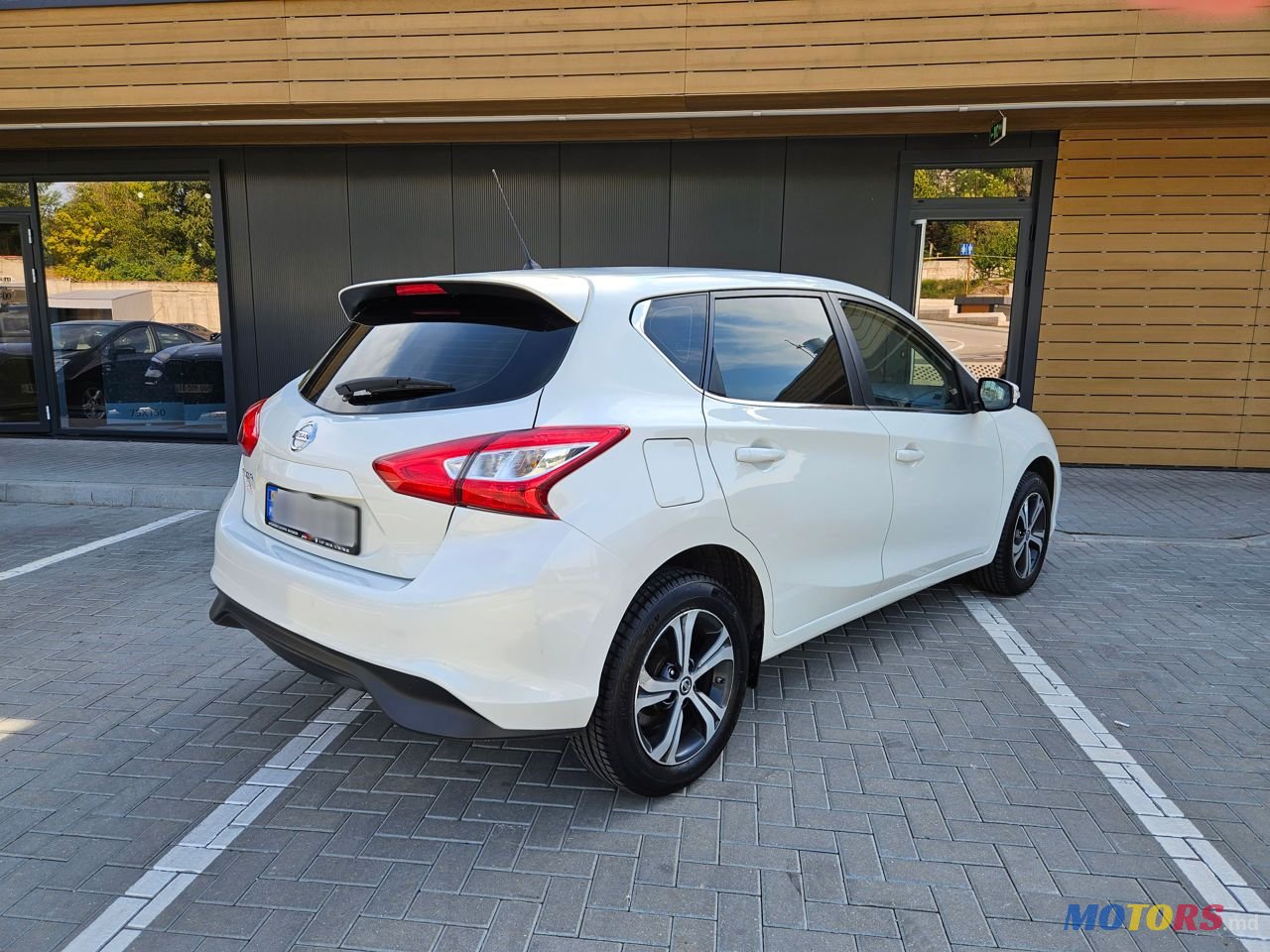 2015' Nissan Pulsar photo #2