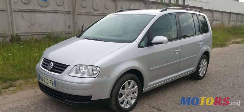 2004' Volkswagen Touran photo #1