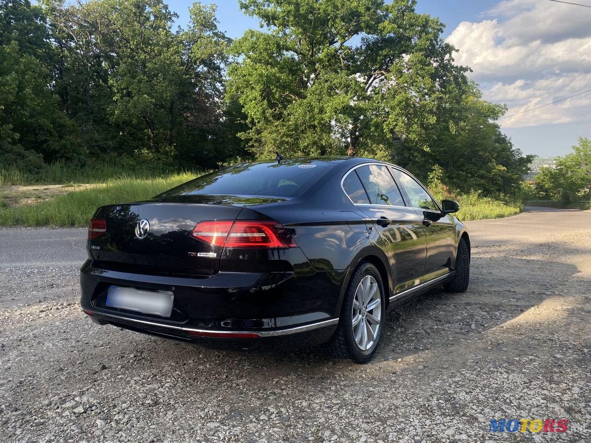 2017' Volkswagen Passat photo #3