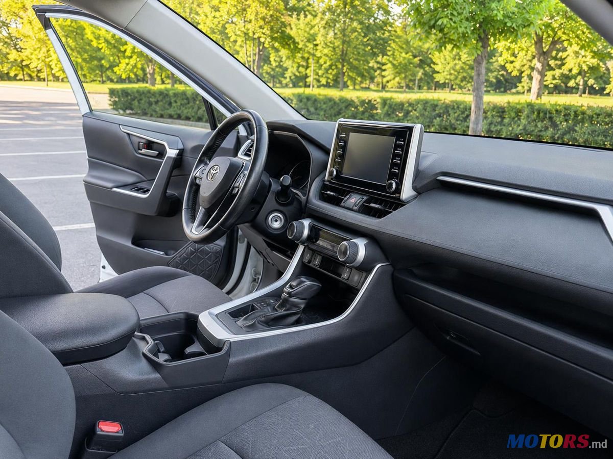 2020' Toyota RAV4 photo #5