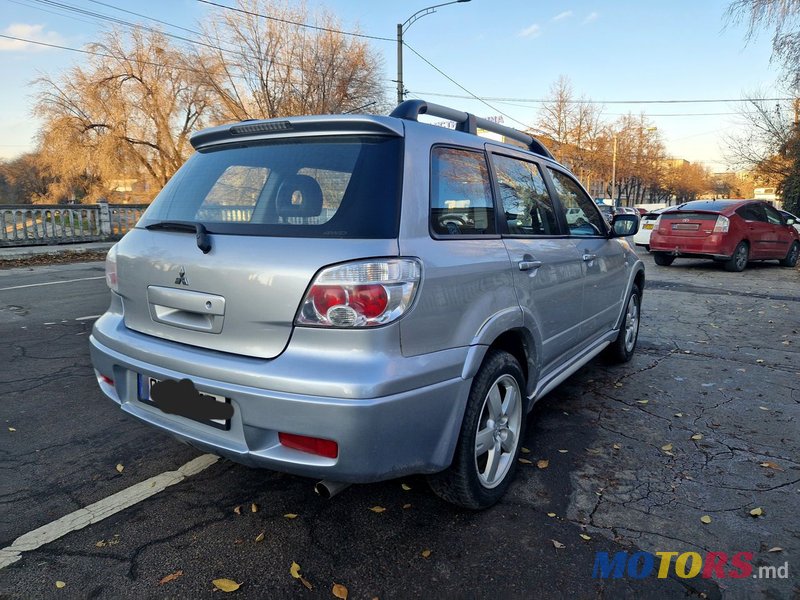 2007' Mitsubishi Outlander photo #4