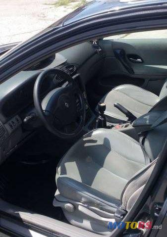 2002' Renault Laguna photo #1