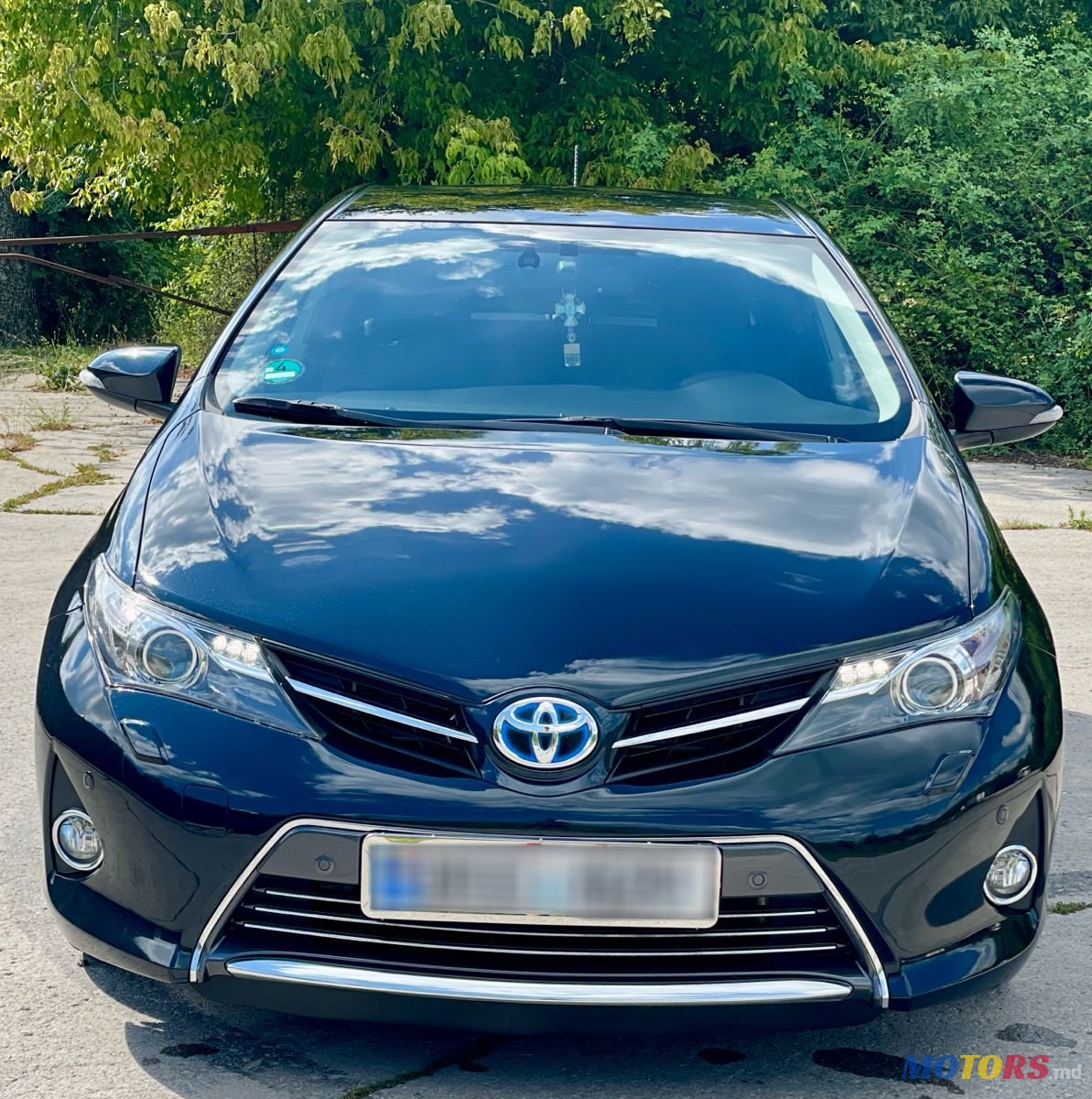 2013' Toyota Auris photo #2