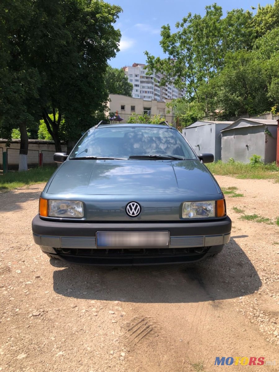 1989' Volkswagen Passat photo #2