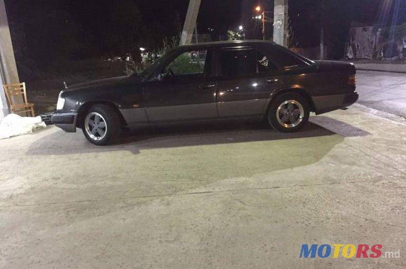 1992' Mercedes-Benz 124 photo #1