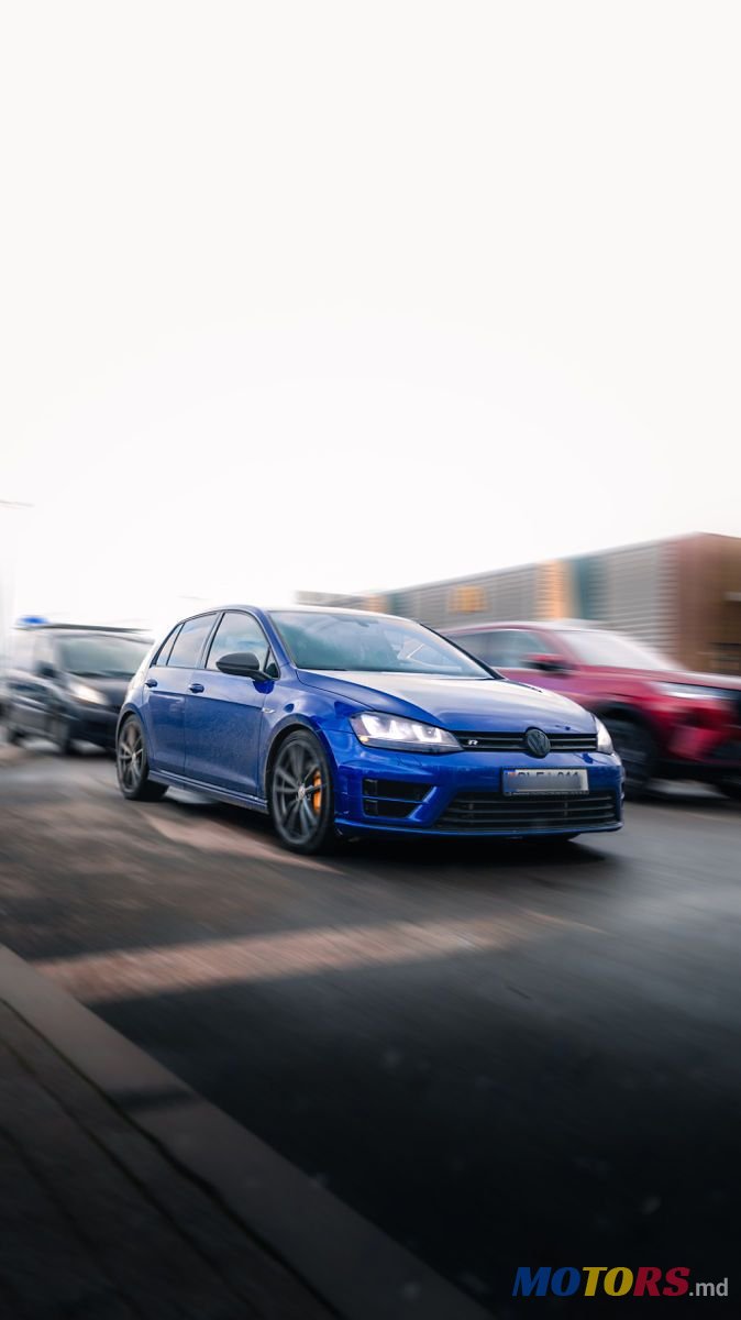 2015' Volkswagen Golf photo #1