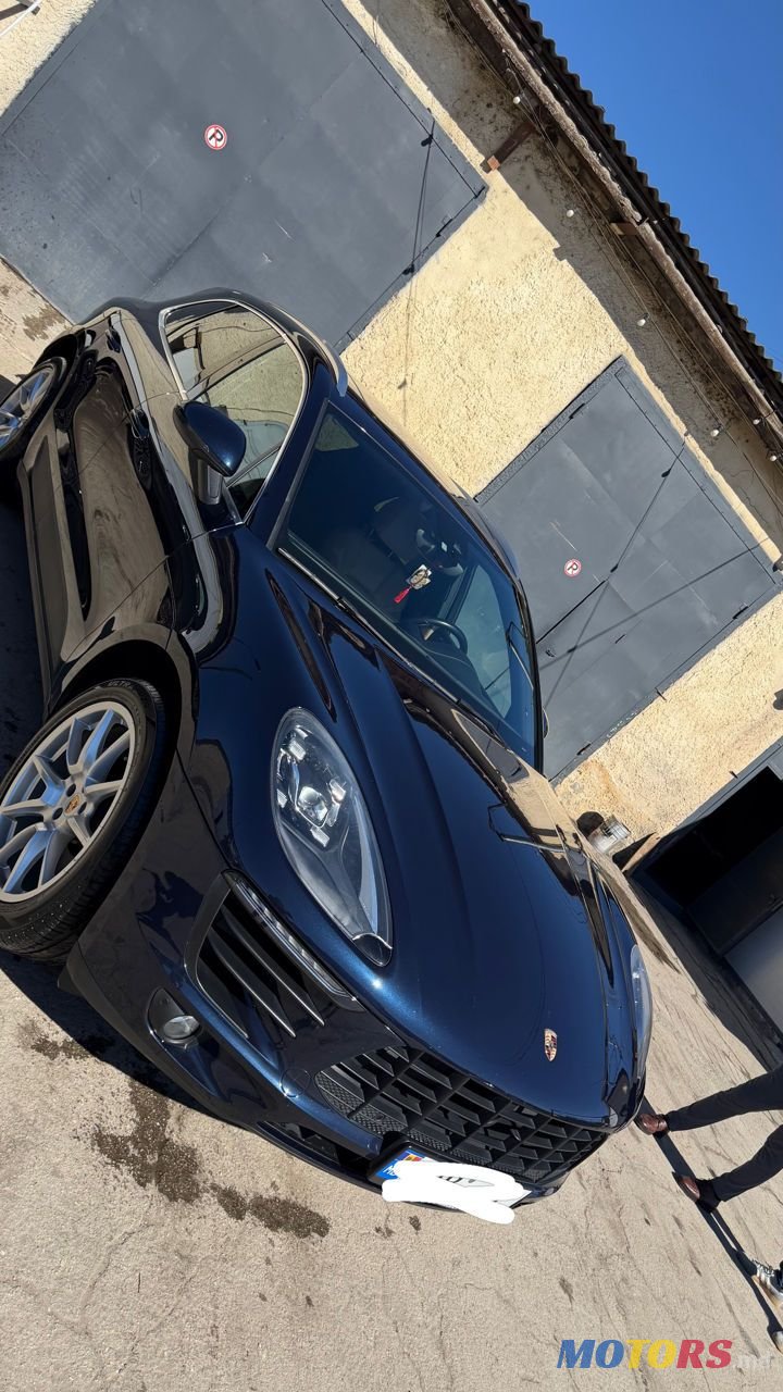 2016' Porsche Macan photo #2