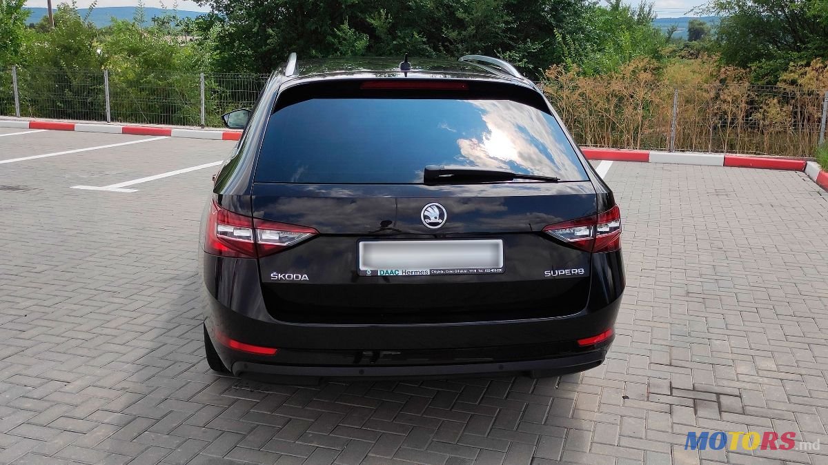 2016' Skoda Superb photo #2