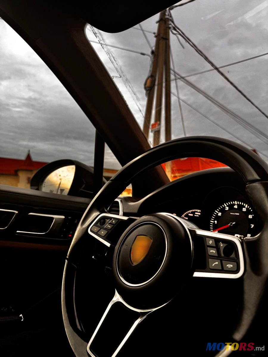 2022' Porsche Cayenne photo #1