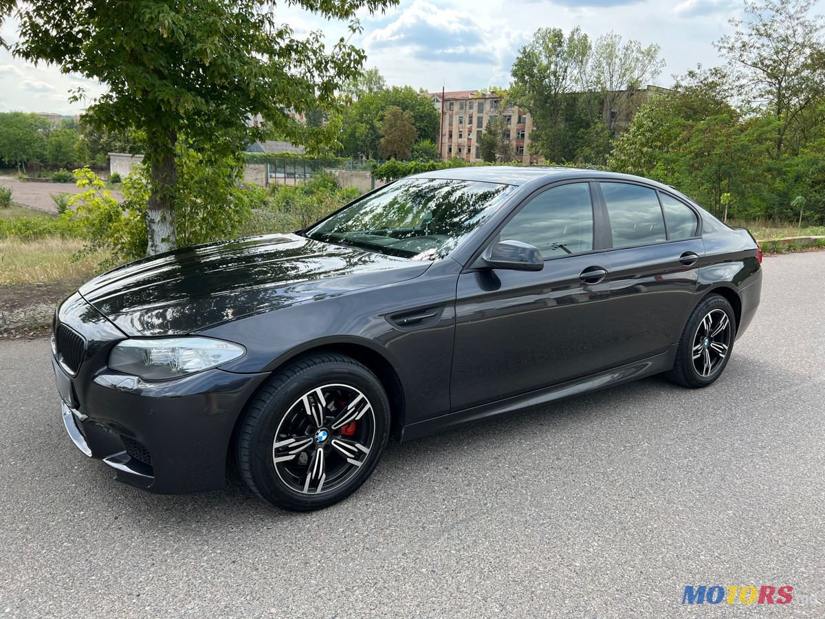 2012' BMW 5 Series photo #3