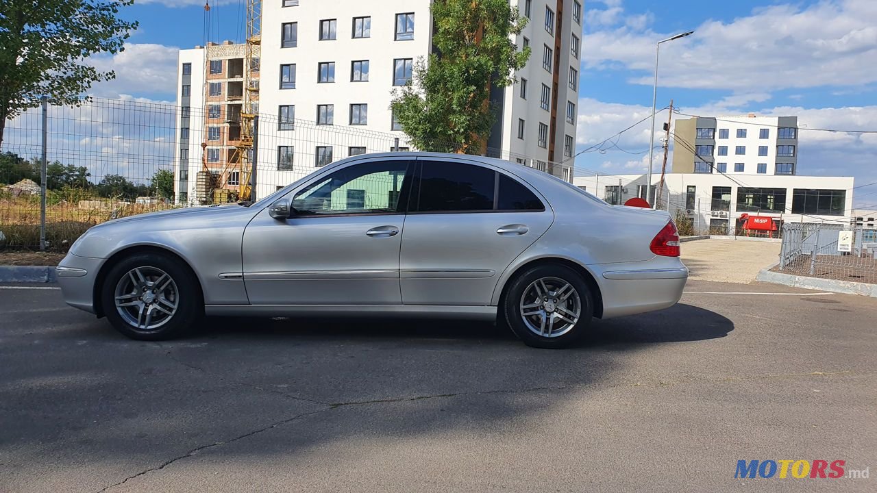 2004' Mercedes-Benz E Класс photo #5