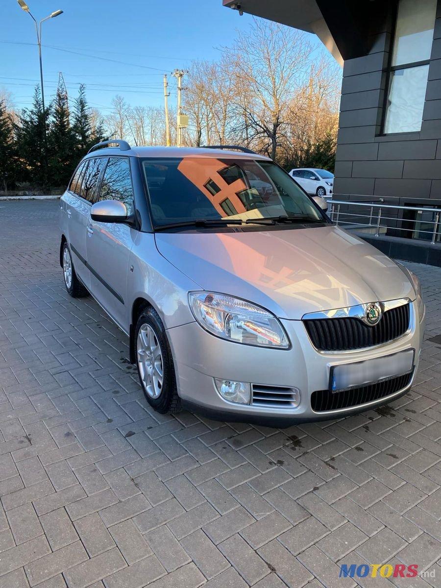 2008' Skoda Fabia photo #1