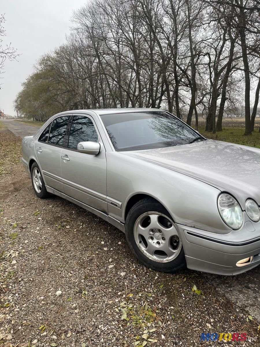 2001' Mercedes-Benz E-Class photo #3