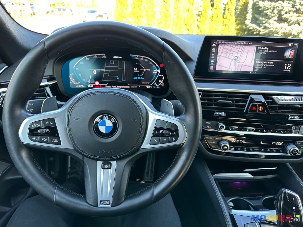 2020' BMW 5 Series photo #6